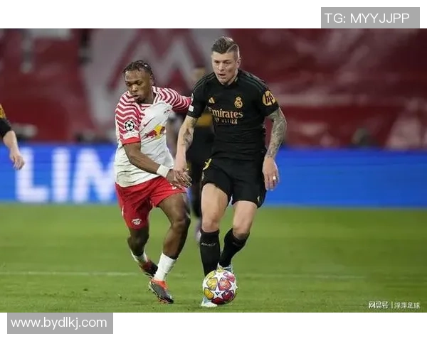 回顾当年的西德足球明星们如何改变了足球历史与文化的传奇之路 回顾当年的西德足球明星们如何改变了足球历史与文化的传奇之路