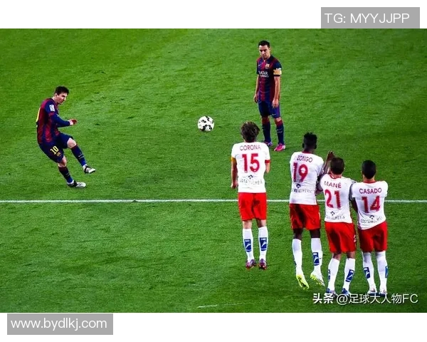 足球明星乘直升飞机飞往比赛现场的精彩瞬间与背后故事揭秘 足球明星乘直升飞机飞往比赛现场的精彩瞬间与背后故事揭秘